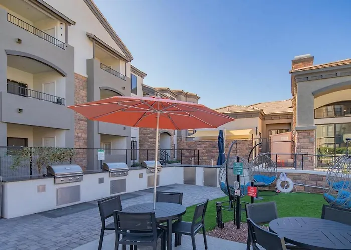 Deluxe 1bd King Bed Pool, Hot Tub, Gym, Parking * Glendale