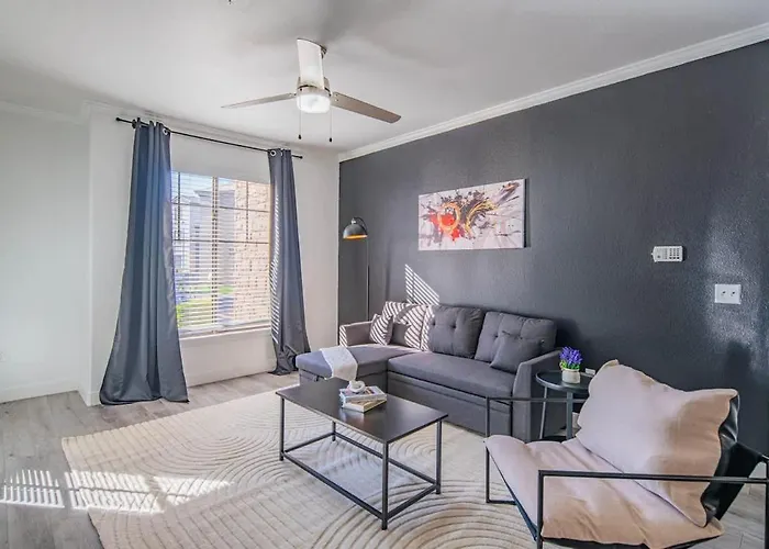 Apartment Deluxe 1bd King Bed Pool, Hot Tub, Gym, Parking
